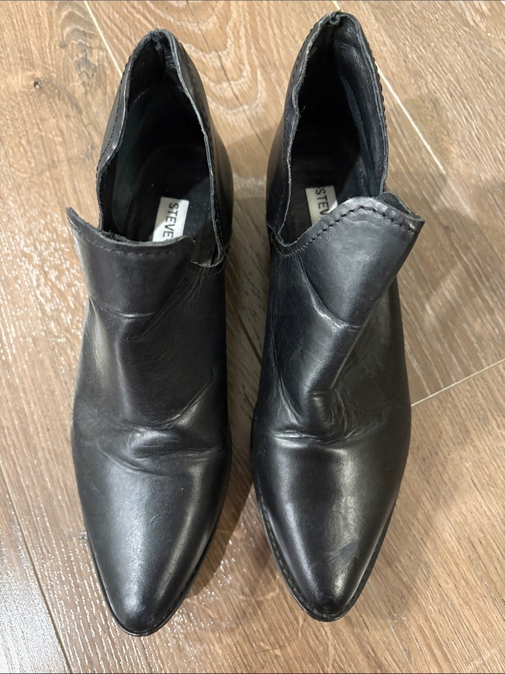 Steve Madden Black Pointed Toe Leather Ankle Booties
